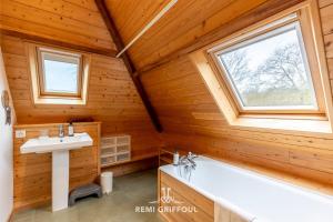 Maisons de vacances Le refuge Balte 4 - Nordic Spa with Wood Fire - Unique Experience : photos des chambres