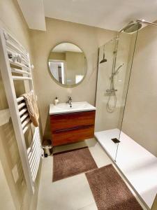 1-bedroom apartment 50 m from the beach with terrace swimming pool AC