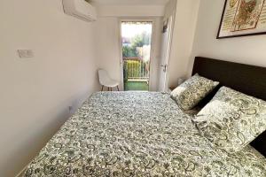 1-bedroom apartment 50 m from the beach with terrace swimming pool AC