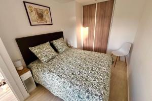 1-bedroom apartment 50 m from the beach with terrace swimming pool AC