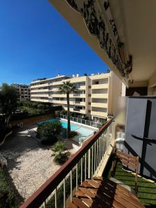 1-bedroom apartment 50 m from the beach with terrace swimming pool AC