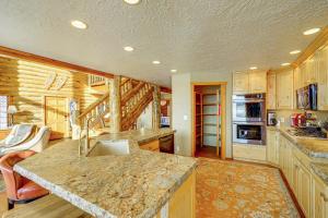 10 Mi to Deer Valley: Mtn-View Gem w Game Room