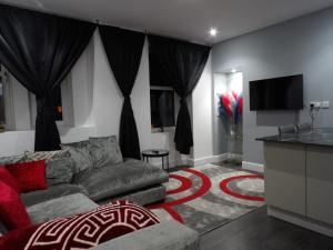 Architect designed meadows central apartment