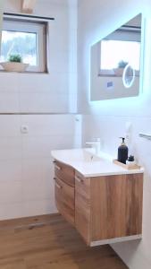 Apartments Amelie -2- mit Wallbox für ihr E-Auto und Garage für 2 Motorräder