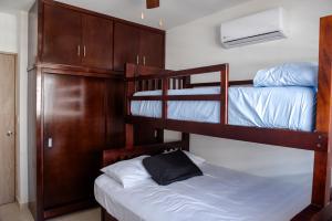 3 bedroom 3 bath, vacation home, gated community with ammenities