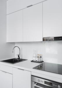 Moderni asunto hyvien yhteyksien päässä