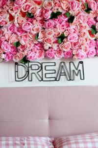 TocToc Apartment - Think Pink