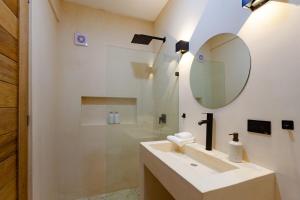 Cocay Lofts203 Unique Jungle Swim Up and Plunge Pool