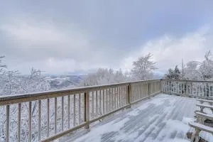 2 Mi to Ski Resort Beech Mtn Home with Fire Pit! - بيتش ماونتن