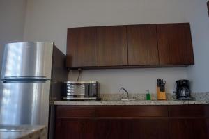 2br2ba Condo 1 block to ocean! - Unit 6