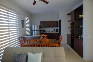 2br2ba Condo 1 block to ocean! - Unit 6