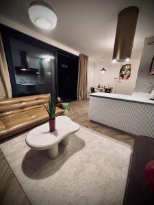 Apartament White Glove Deluxe Bałtycka - Port Warmiński