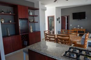 2br2ba Condo 1 block to ocean! - Unit 4