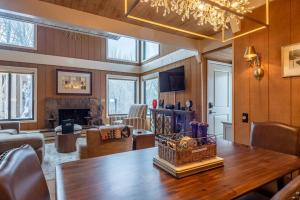 Creekside Condo 1296