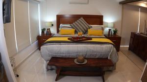 Paradise Escape Life is Good