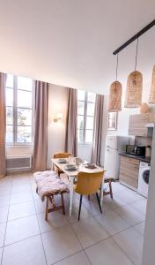 Appartements Le Nayrac l Hypercentre l Parking prive : photos des chambres