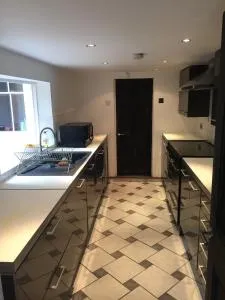 Brixton 5 bedroom Wonder - London