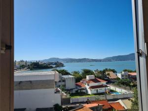 Apto em Coqueiros, Floripa, vista para o mar