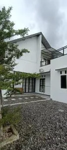 Villa Trojayan - 马格朗