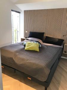 Eksklusiv sommerhus beliggende i vandkanten