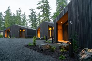 Calmwater Retreat New 2 br Hot Tub