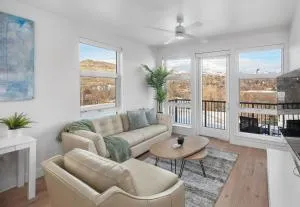 Penthouse Corner Suite - View, Best Amenities - Bountiful