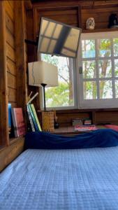 Casa na árvore perto da praia