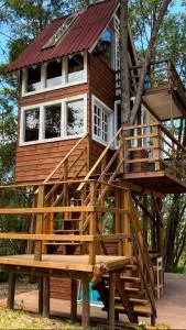 Casa na árvore perto da praia - Perrexil