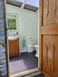 Romantic Retreat Pod by Historic Church on Wine Route