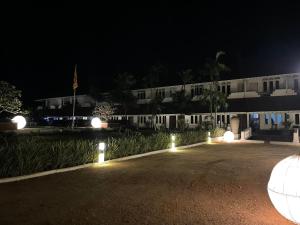 Green Island Hotel Waikkal