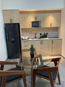 Stylish 2BR Condo near the 5th Avenue & the Beach