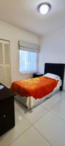 Apartamento con vistas a la piscina en Buganvillas