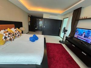 Modern 2-Bedroom Condo in Kamala Near the beach