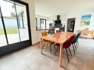Maison neuve 3 chambres, proche plage, grand jardin - FR-1-778-37