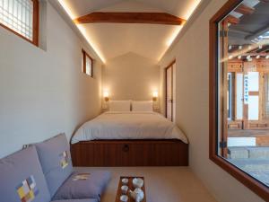 Bukchon Hanok - Yul Jae The access code is sent by message