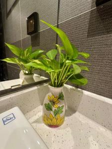 Luxury apartment with River view Landmark2 Ecopark