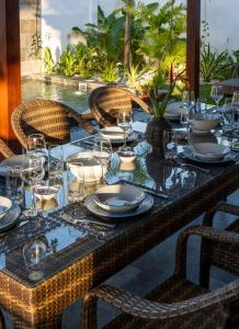 Paraluman, large Villa with pool