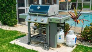 Coastal Charm, Heated Pool & Lanai