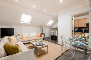 Prime Location - Bright Peaceful 3BR Duplex Flat