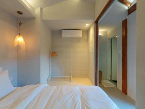 Căn Hộ 3 Phòng Ngủ (Three-Bedroom Apartment)