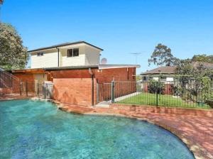 Relaxing 6 Bedroom Escape in Carlingford with Pool