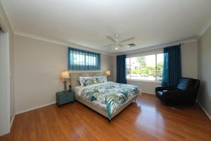 Relaxing 6 Bedroom Escape in Carlingford with Pool