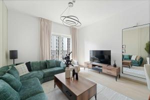 Silkhaus Canal Access 1BDR in Water's Edge Tower