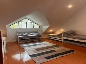 Tagaytay resthouse at Barbs Place Crosswinds