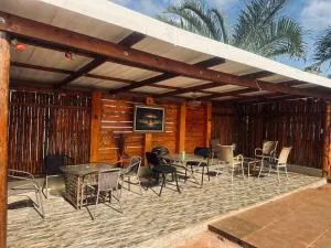 Presh Guest House - KwaNompondo