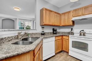 2 Bedroom Vacation Condo 2016