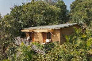 SaffronStays Sylvan Farms - 3BR eco-luxury villa with birdwatching, trekking and organic farming in Mount Abu