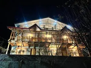 Ch'i Soulstone HomeStay - Sainj