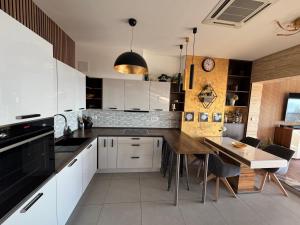 Magic VieW Luxury Penthouse with Jacuzzi and Sea view