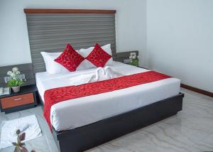 White palace airport transit Hotel